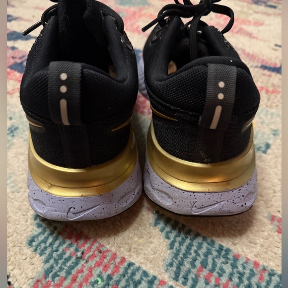 Nike Black and Gold Running Shoes - Picture 2 of 3